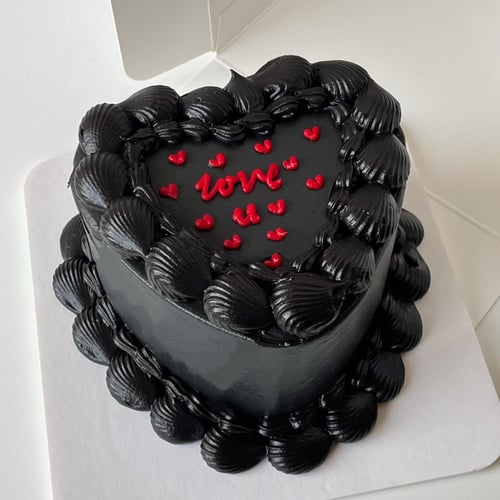 6inch Mini black heart cake