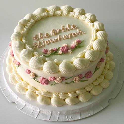Round Cake with floral drawings