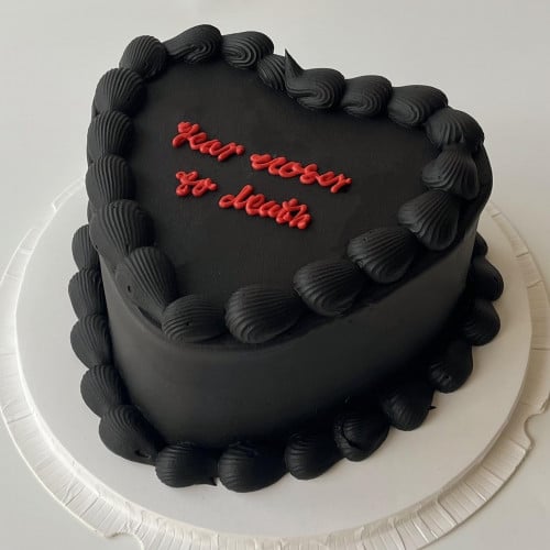 8inches Black Heart Cake
