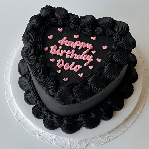 8inch Black Heart Cake