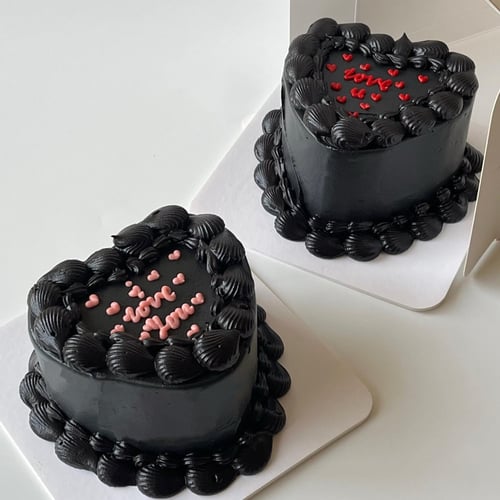 6inch Mini black heart cake
