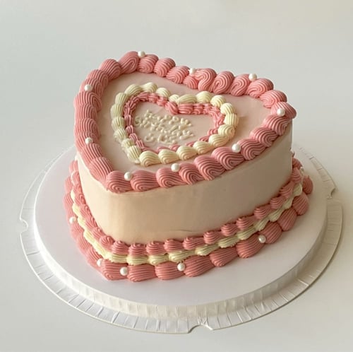 8inches Heart Shaped Cake with pearls