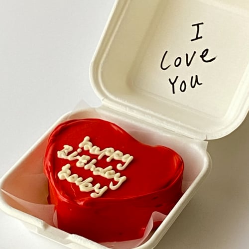 Lunchbox Red Vanilla Heart Cake