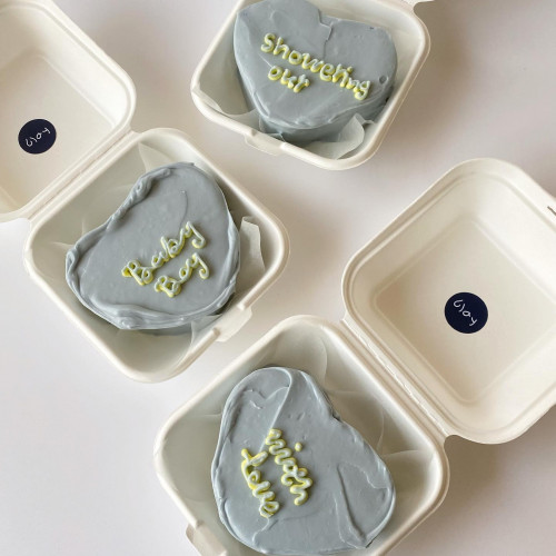 Lunchbox Blue Vanilla Heart Cake