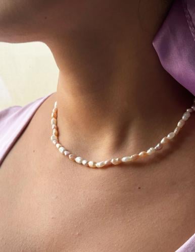 عقد سلوان لولو طبيعي