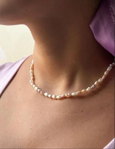 عقد سلوان لولو طبيعي