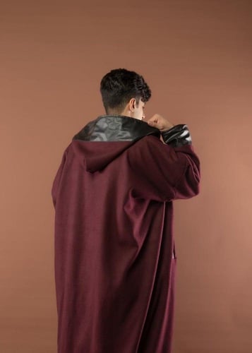 فروه قماش جوخ دبل فيس باللون العنابي والاسود