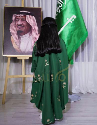 بشت بناتي مطرز سيفين ونخله بشكل جديد