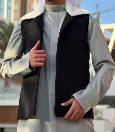 سديري جوخ اسود مبطن بفرو