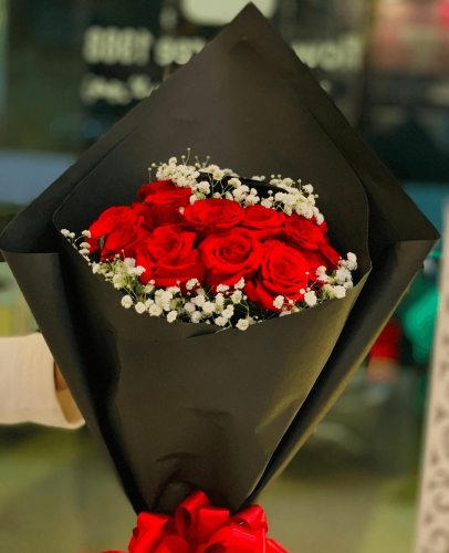 تغليف باقة ورد طبيعي داخل الرياض