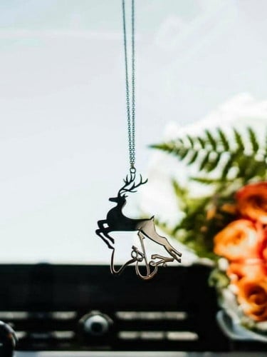 تعليقه شكل غزال بالاسم