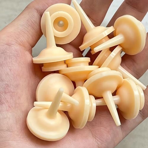 مطاط رضاعه مع سرنجه بمقاسات مختلفه قابله لاعادة ال...