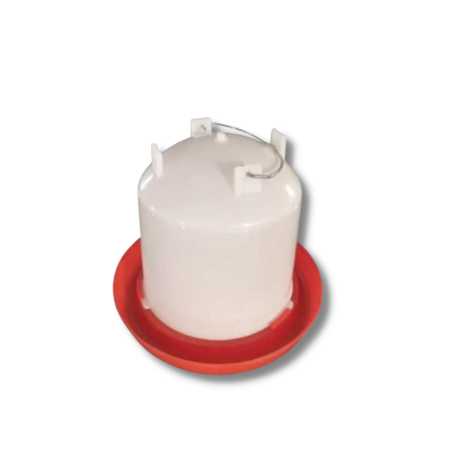 سقايات طيور باحجام مختلفه