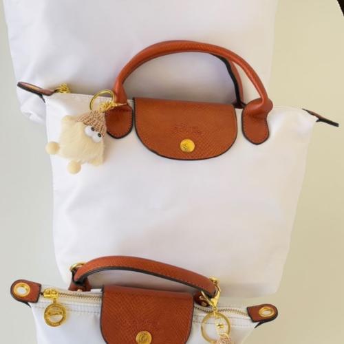 Longchamp size M white color