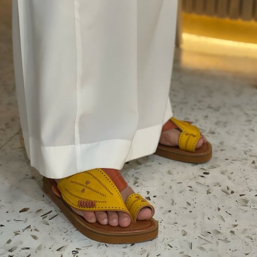 حذاء شرقي مطرز (T15)