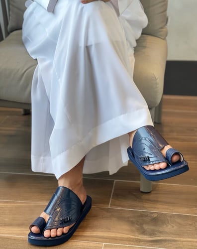 حذاء شرقي مطرز كحلي (T10)