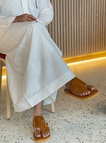 حذاء شرقي مطرز جملي (T5)