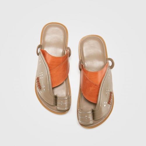 حذاء شرقي مطرز (T3)