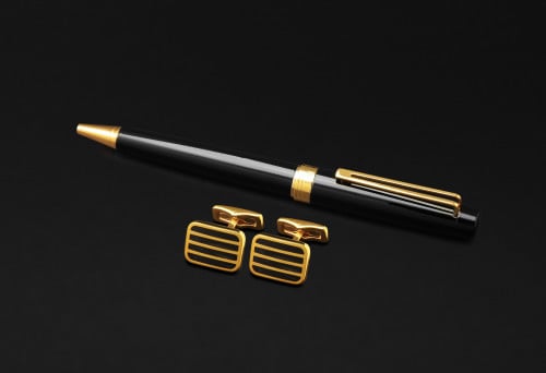 طقم دهنج قلم وكبك ذهبي