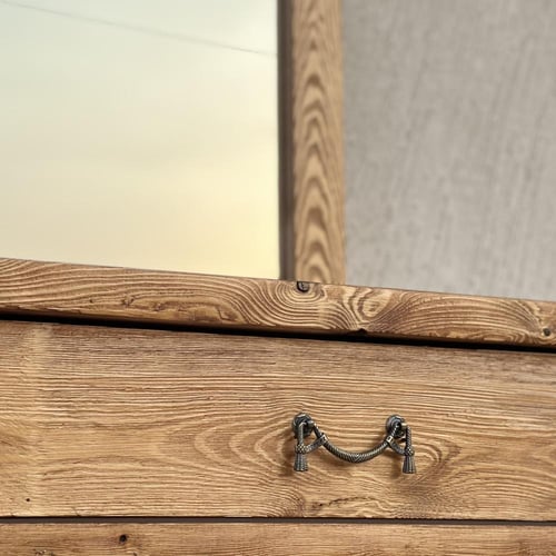 طاولة تسريحة من الخشب الطبيعي معتق ومجهز بشكل ريفي...