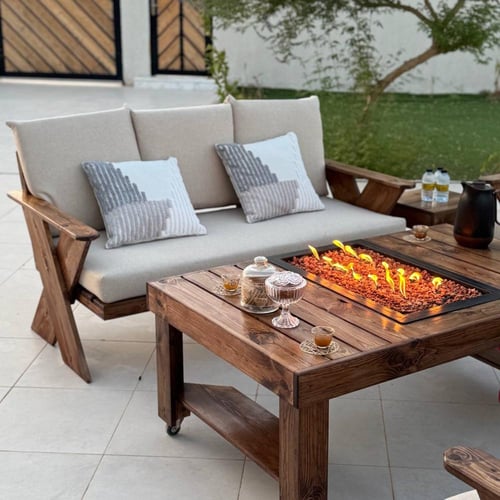 جلسة خارجية ( جذيـل ) الأنيقة مع منقل الغاز بشكل أ...