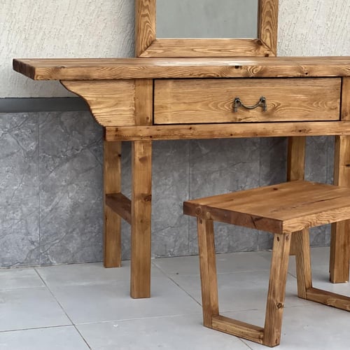 طاولة تسريحة من الخشب الطبيعي معتق ومجهز بشكل ريفي...