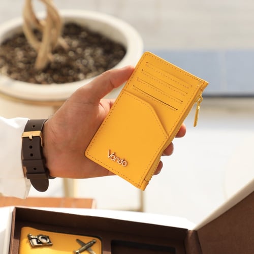 محفظة بطاقات جلد تحمل حتى 10 بطاقات