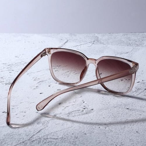 نظارة شمسيه ايطار شفاف لون بني