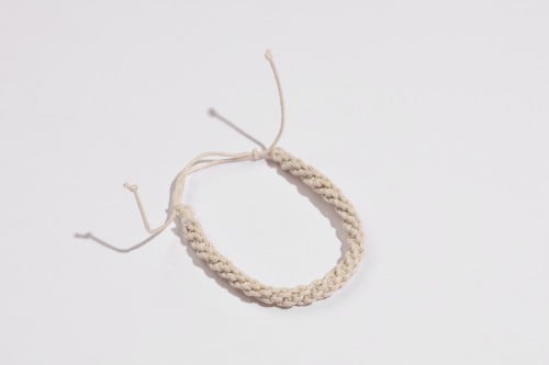 سوار خيط بيج