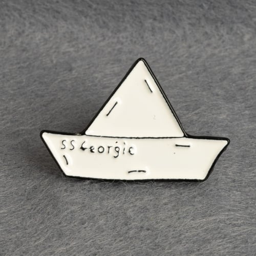 بروش قارب باللون الابيض عدد 1