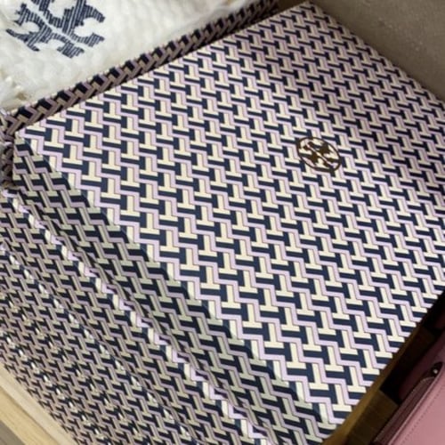 سكارف توري بورش