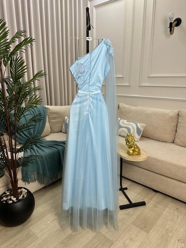 فساتين حفلات قماش تل دبل