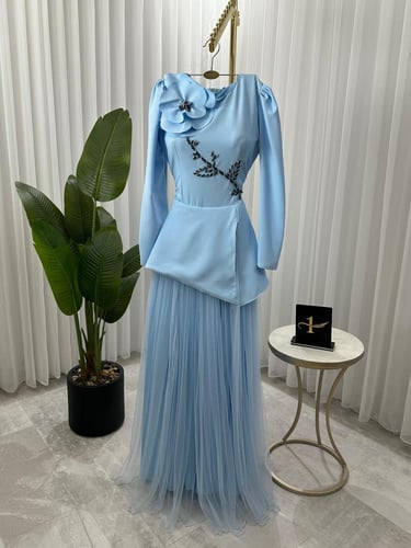 فستان نسائي سهره قماش باربي مع تول ناعم دبل كلوش