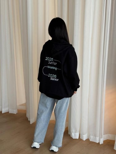 بلوفرات تخرج رجالي نسائ بالاسم وعام التخرج تطريز