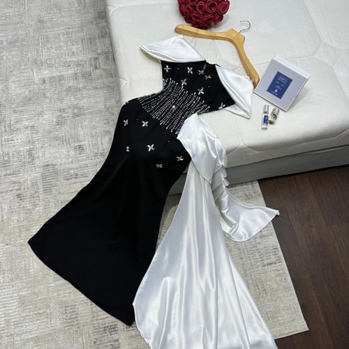 فستان نسائي كريب مع تفته استرتش تطريز يدوي