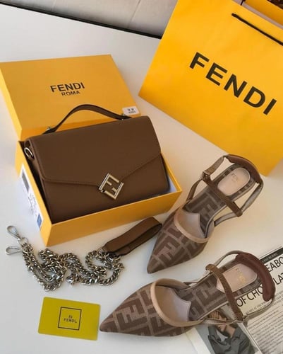 كعب وشنطه فندي كعب وشنط FENDI مع توابع الماركة