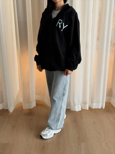 بلوفرات تخرج رجالي نسائ بالاسم وعام التخرج تطريز