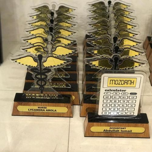 دروع تخرج وشكر وتقدير ودروع تهنئة بتصميم حسب الطلب