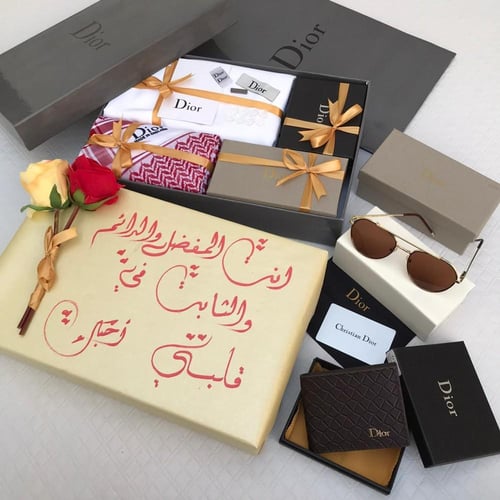 طقم وبوكس رجالي هدايا العيد قماش ماركة ديور مع توا...