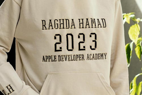 بلوفر تخرج رجالي نسائ بالاسم وعام التخرج تطريز