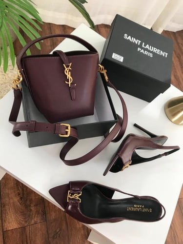 كعب وشنطه سان لوران كعب وشنط SAINT LAURENTمع توابع...