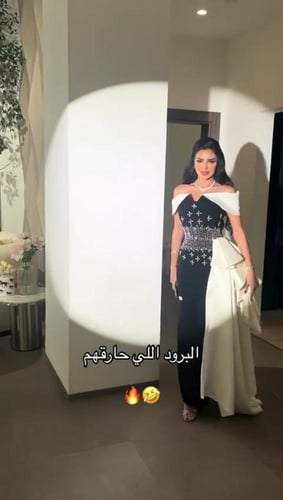 فستان نسائي كريب مع تفته استرتش تطريز يدوي