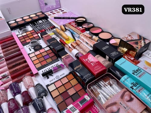 طقم مكياج كامل