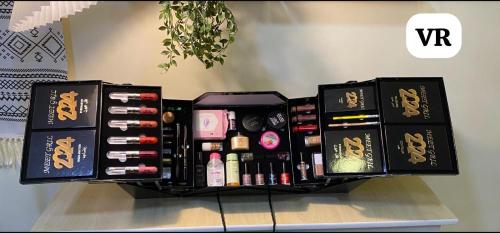 طقم مكياج كامل