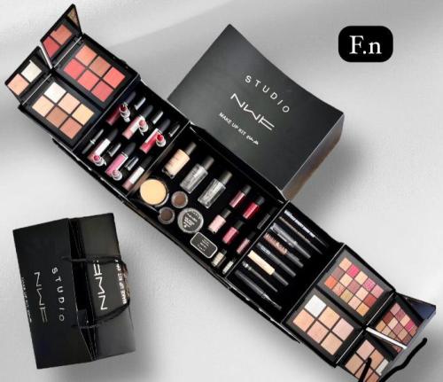 طقم مكياج كامل