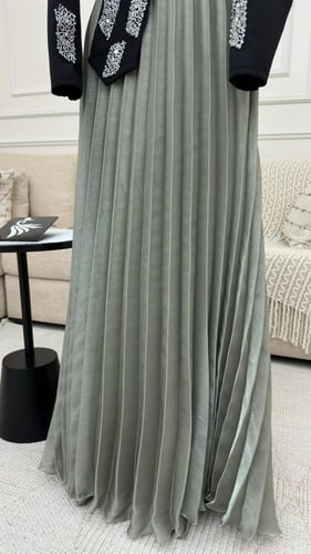 فستان نسائي سهره قماش كرنكل مع كريب باربي