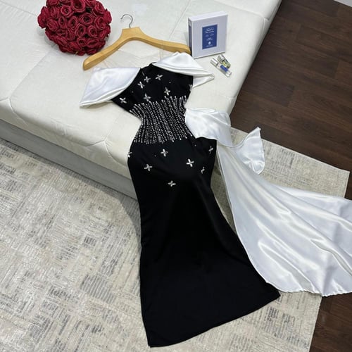 فستان نسائي كريب مع تفته استرتش تطريز يدوي