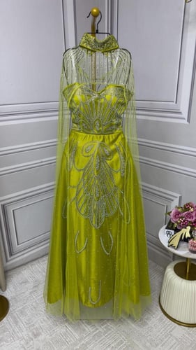 فستان حفلات نسائي قماش تل طبقات دبل كلوش مع فصوص