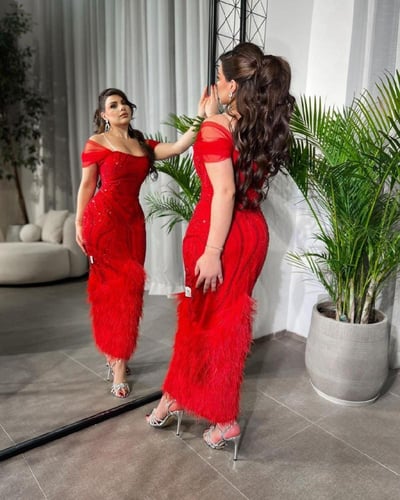 فستان نسائي كلفة جاهزة مع تفته مع ريش