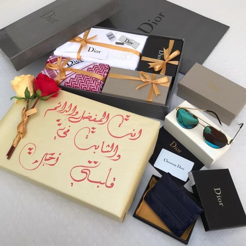 طقم وبوكس رجالي هدايا العيد قماش ماركة ديور مع توا...